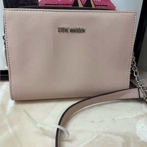 NEW STEVE MADDEN CROSSBODY BAG. LT PINK FAUX LEATHER, 3 SECTIONS.